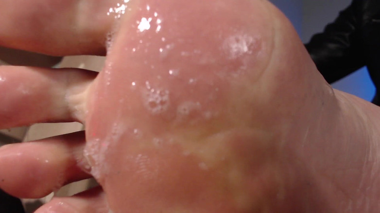 Hunky time: Bos kulit mengongkek mulut dan kaki awak pancut (bahagian2)