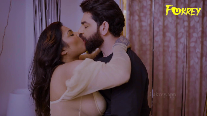 Triflicks: janmadin ki paarti mainne aur premika ke saath seks kiya