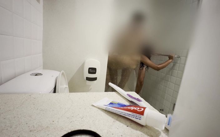Pacho fox: Üvey kız kardeşimi duşta kendine dokunuyor ve sikişmeme izin ver