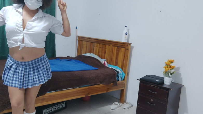 NEGRITA SEXY: Stará žena má paruku při fantazírování o tom, jak vypadá nadržená...