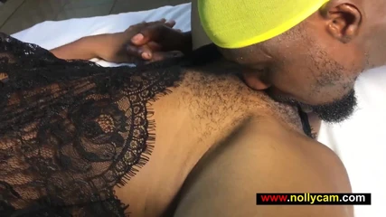 Kåta ebenholts tisses pojkvän för sex