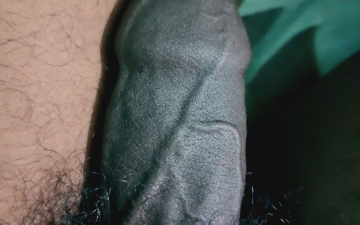 Ride up: Дези мастурбирует