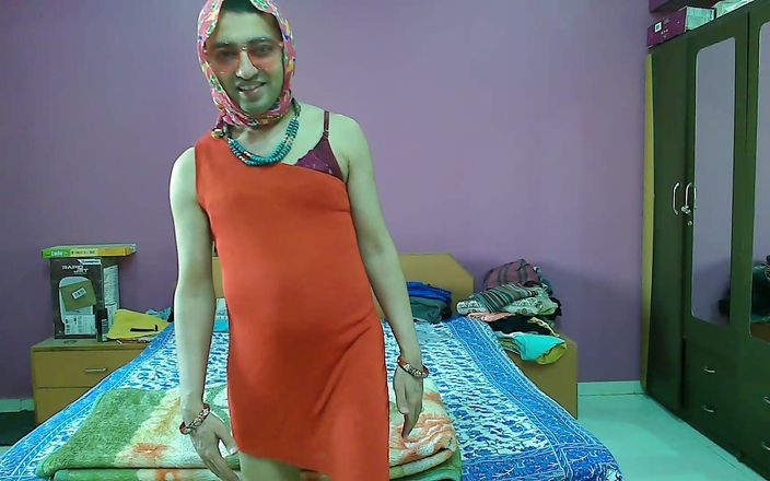 Cute &amp; Nude Crossdresser: Sexy sissy transvesthemd Sweet Lollipop vor der webcam-show.