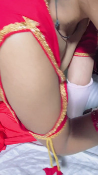 继妹告诉她的继兄，她婚后不快乐