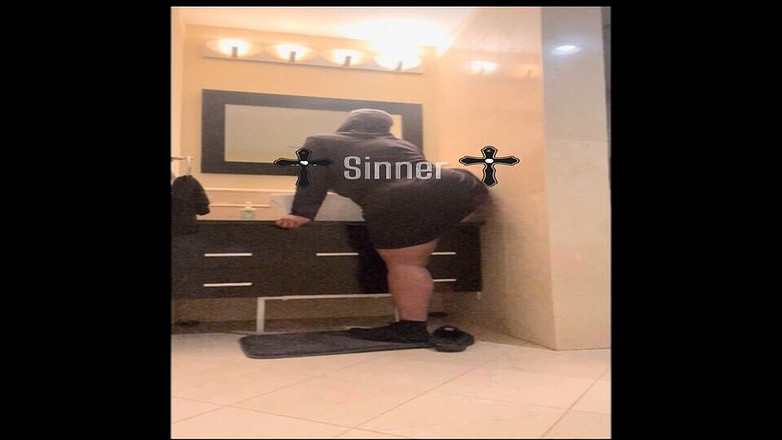 Anye Meshell: Biarawati nakal ini perlu dimaafkan atas dosa-dosanya!