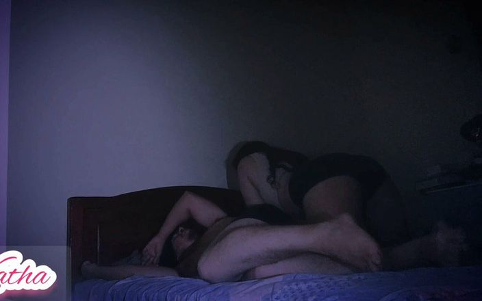 katha: 배다른 여동생의 방에 들어가 사랑을 만드는 의붓아들
