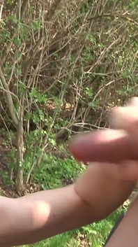 Videoclip exclusiv Fără prezervativ: blonde sexy excitate futându-se cu pasiune pe gazon
