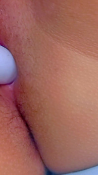 Gadis remaja india bangun dengan memek merah muda