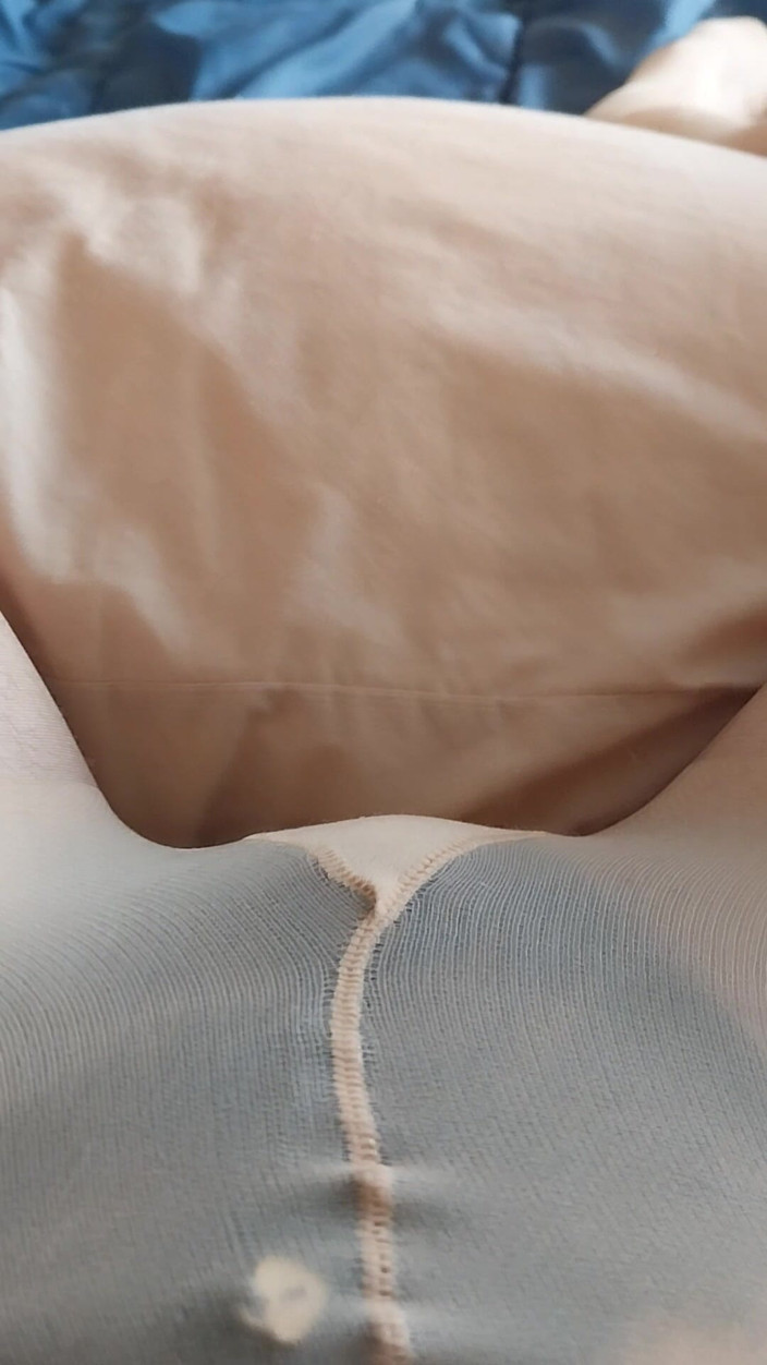 Cindy Belfast: Sledujte Cindyho Tiny Clit &amp; Huge Cumload
