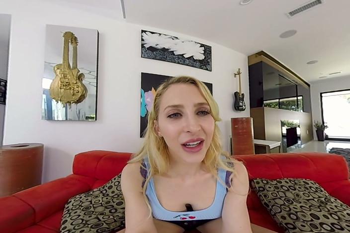 RealHotVR: Alix lynx sống trong ảo tưởng của cô ấy về việc đập con...