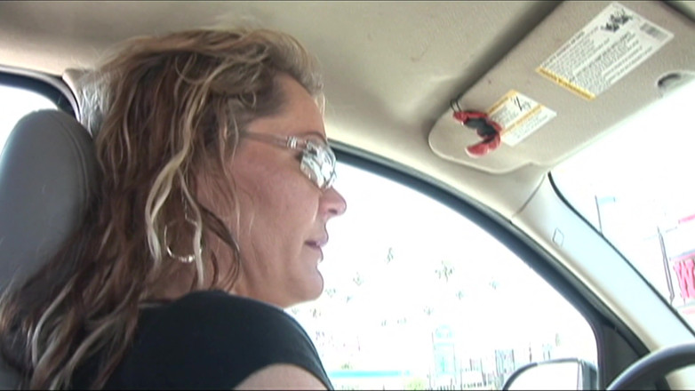We heart Pron: Madura milf Kelly Leigh é fodida e gozada facial