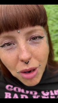 Divertimento per la coniglietta pasquale! Sono venuto dappertutto le sue uova