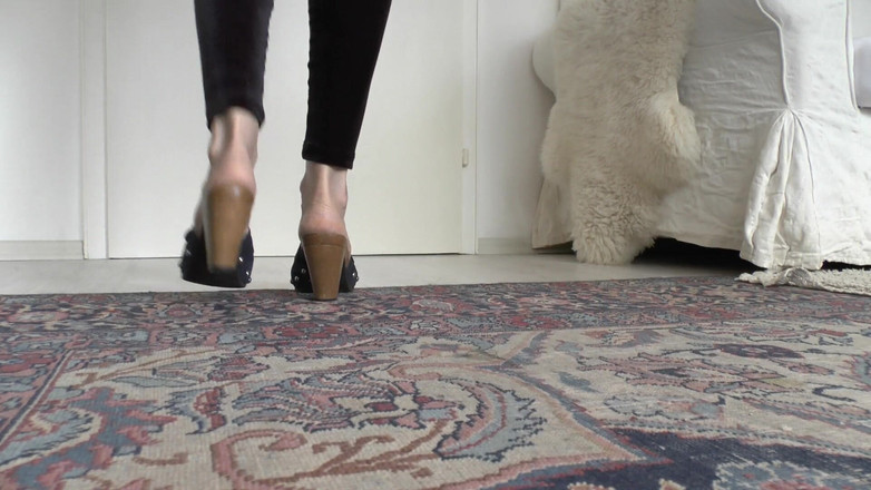 Lady Victoria Valente: Blaue Holzpantoffeln, Sabots, Lady Victoria Valente
