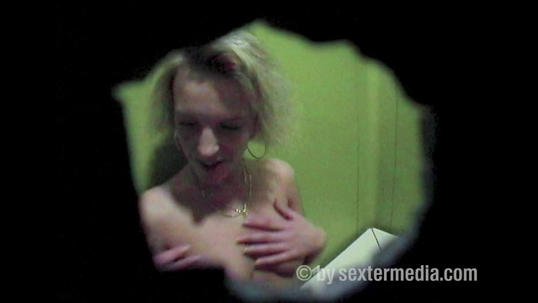 Viewer cam by Sextermedia: Blowjob în piscină