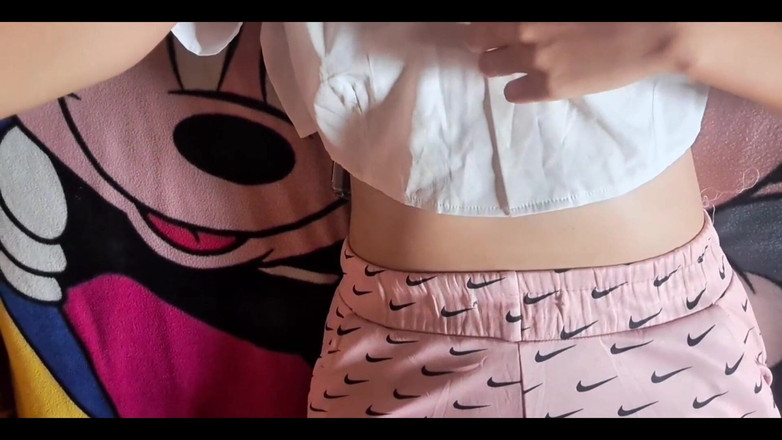 Yulieth Gomez: Bu masa için çok ateşliyim! Yoğun orgazm! Bedava amcık ovma porno