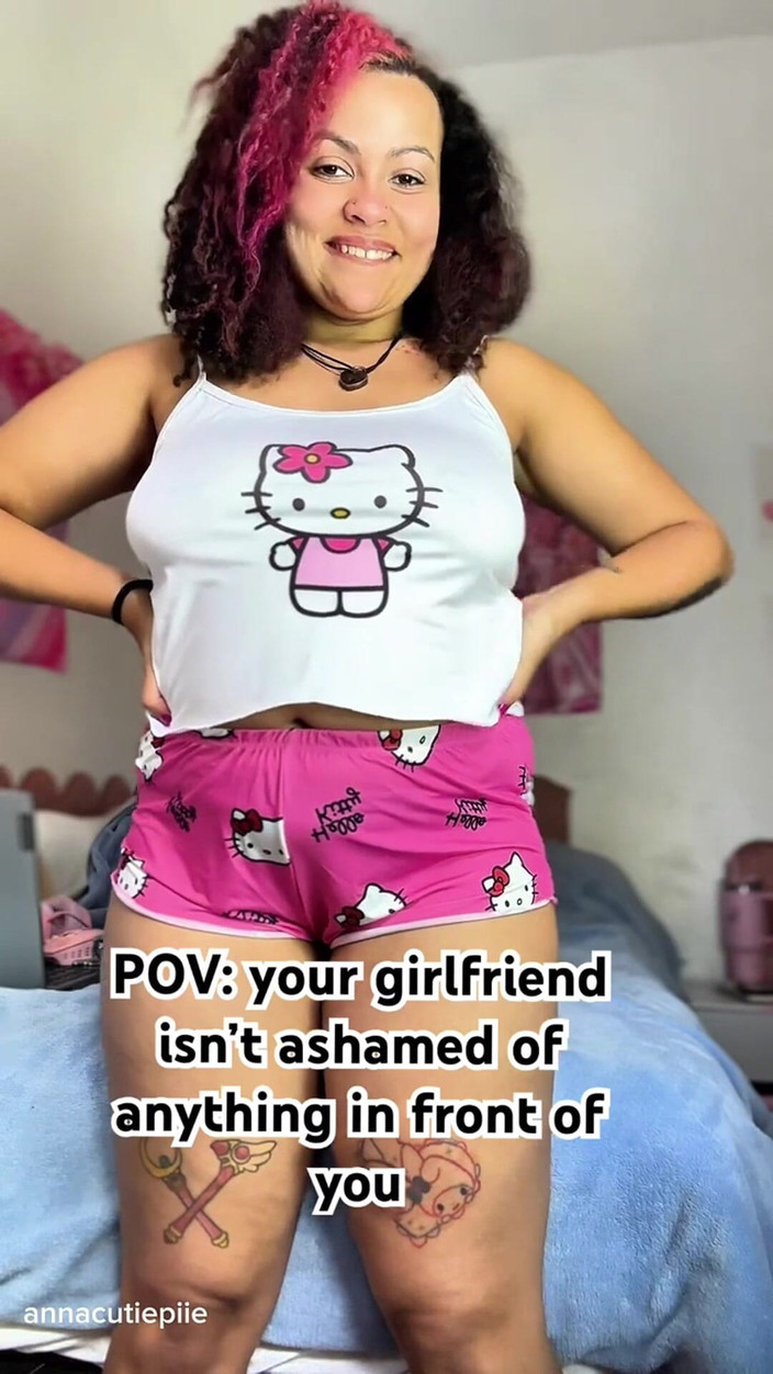 Cutiepiie Chubby: 性感的大屁股黑人为你大声放屁