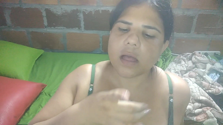 Adribella69: Tôi cho cha dượng của tôi một thổi kèn phong...