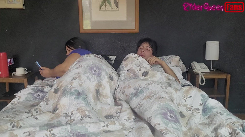 Riderqueen: Video pro fanoušky - štíhlý nevlastní syn tvrdě