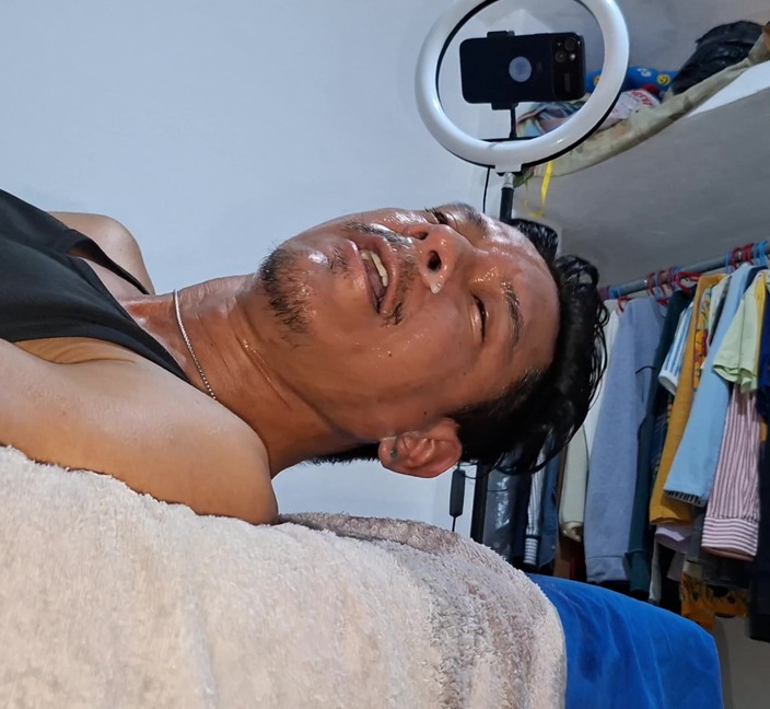 deepthroatec: Aku cuma pengen banget nyepong kontolku - hetero ngentot tenggorokanku