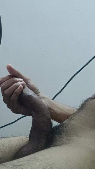 slayboy69: Sexy chlapec oddaluje svému ptákovi velmi dlouhou sledování hrdiny ptáka...