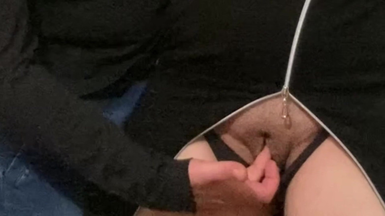 Niki studio: Pane bože! Penetrovaná Pod šaty v metru! Prsty cizince pod šaty