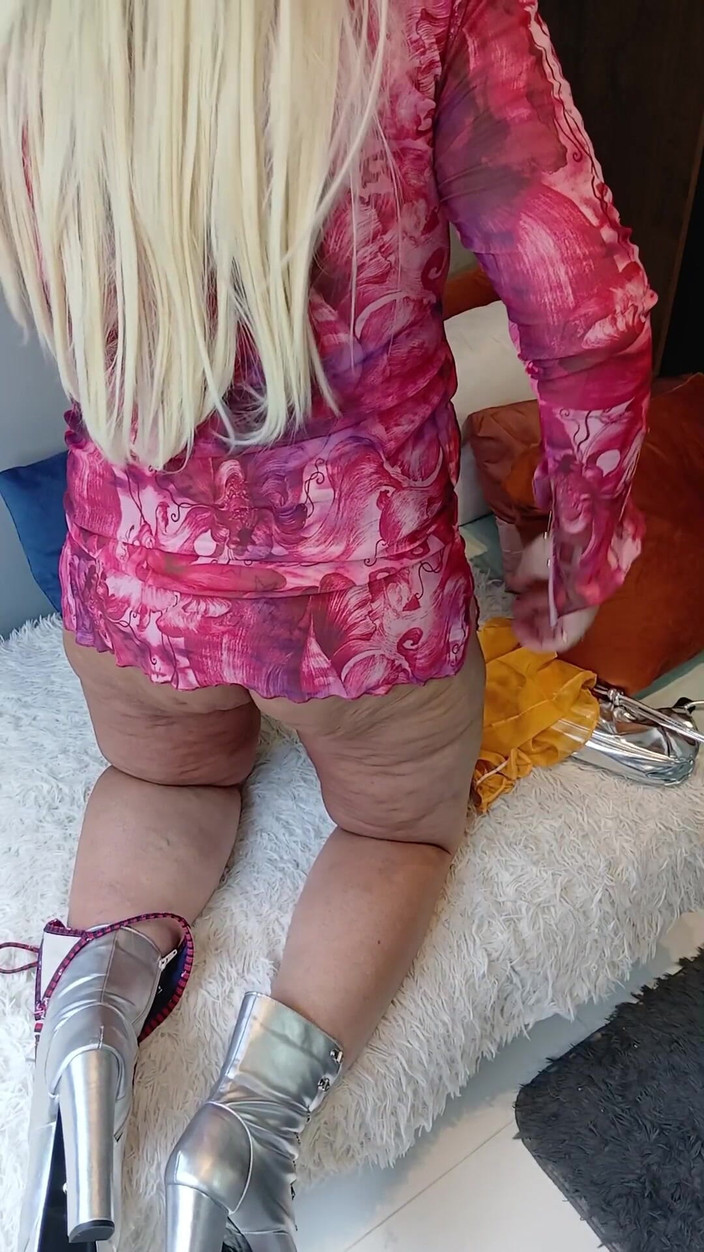 Sexy ass CDzinhafx: Bronzlaşmış popomu sandalyeye dikmek