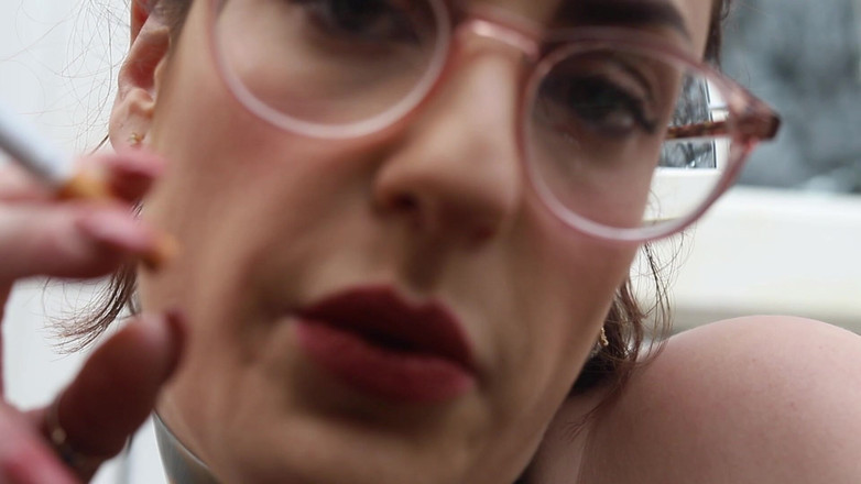 Countess diamond: Fumer vous rend excitée