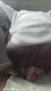 Femboy závislý na krémovém orgasmu