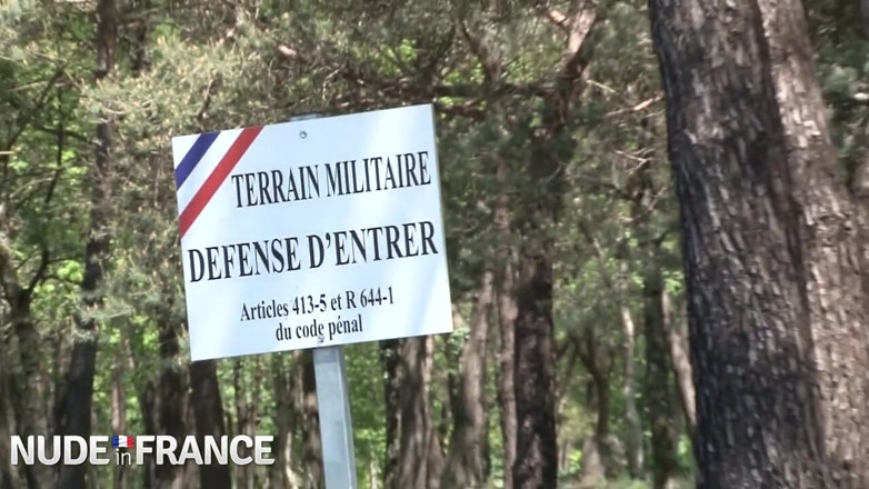 La France a Poil: 핫한 빨간 머리의 늙은 남자와 관목