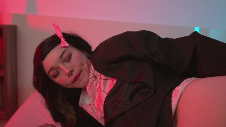 Karneli Bandi: Assista me treinar meus buracos muito molhados para você