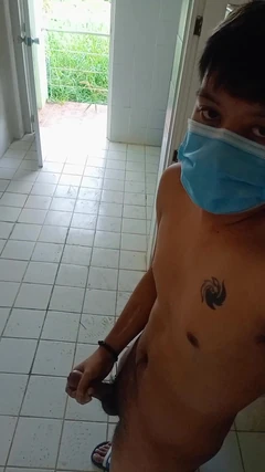 Rentaboy sessões ao ar livre: o banheiro público