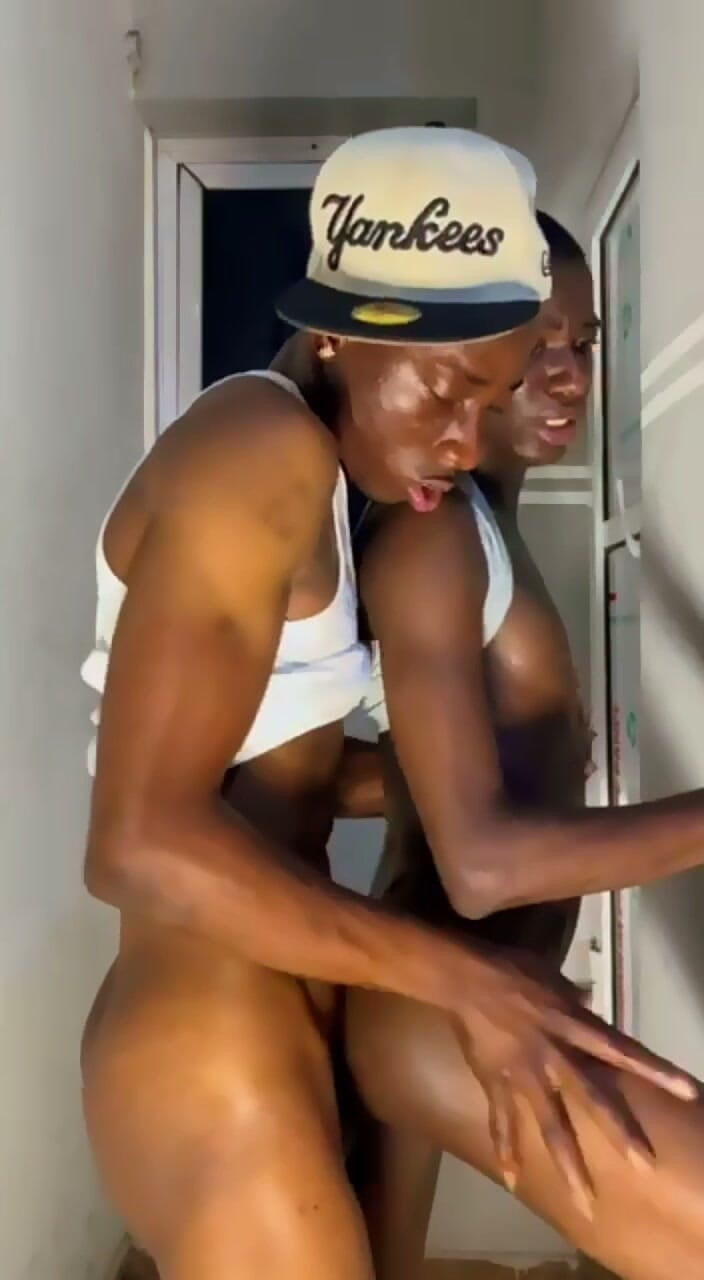 BLACKSHOOTERR: Dickpresido Banyoda Küçük Femboy Sikiyor..