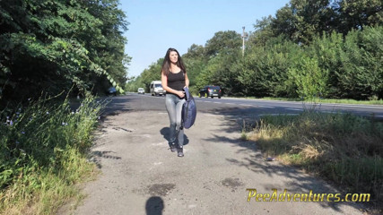 Pee Adventures: Aspetta il suo ragazzo con ilsuooe