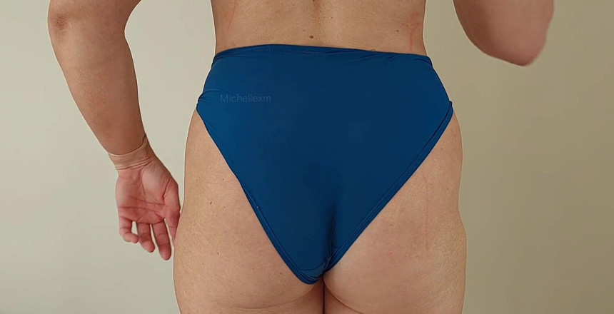Michellexm: Zkouším různé kalhotky a dávám si v nich wedgies.