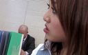 Asiatiques: Secretaria japonesa está complaciendo oralmente a sus dos amigas