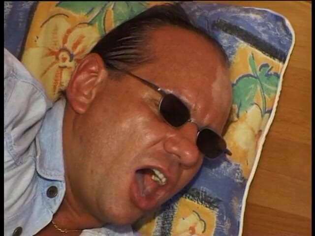 Xfucks: La nonna con le calze si fa leccare e scopare...