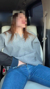 J’ai nettoyé une femme mariée dans la voiture pendant que j’étais au travail