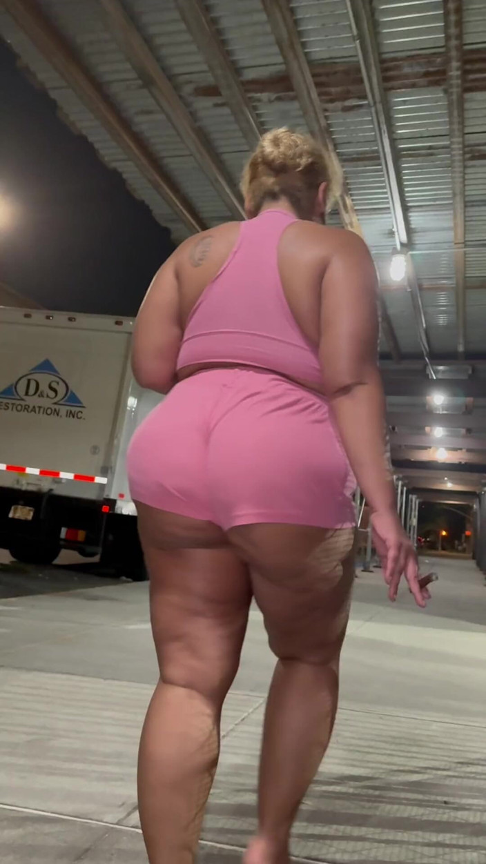 PutiLing: Leg Tease - Big Ass Worship - Latina BBW Puerto Rican Big...
