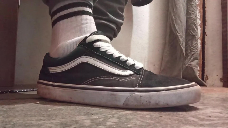 jerkofflover: Mina redigerade videor där jag leker med Vans stövlar
