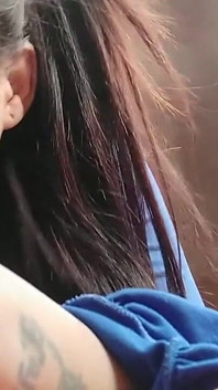 墨西哥人抵达哥伦比亚，现在她站在街角得到鸡巴，能够支付租金和食物，这是她的 fi