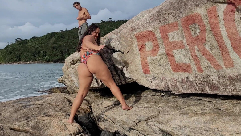 Paty Bumbum: Big Macky memecahkan pepek saya dengan zakar gergasinya 13 inci