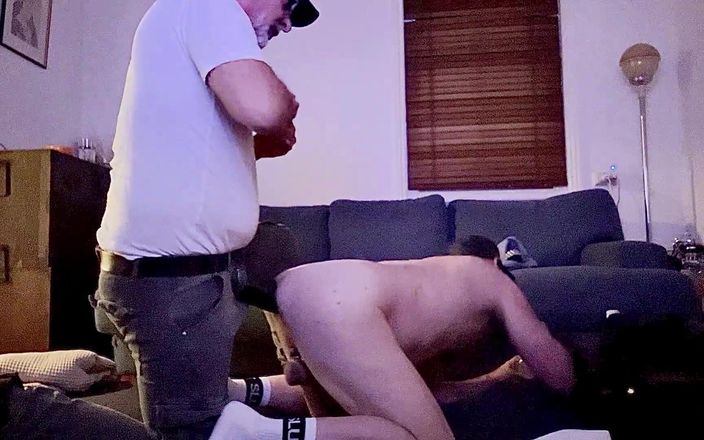 Twoblokes: Jack invită niște colegi negri în jur