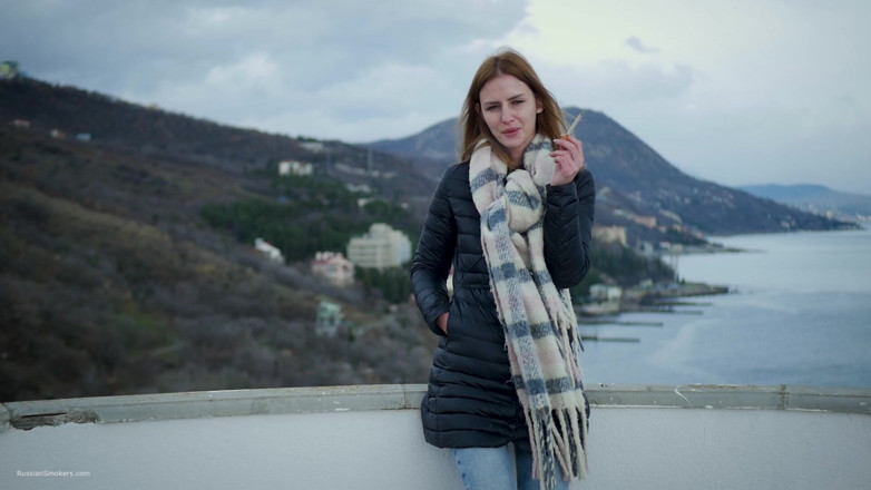 Russian Smokers: Pobřežní kouřový moment Tichý vánek Scénický výhled