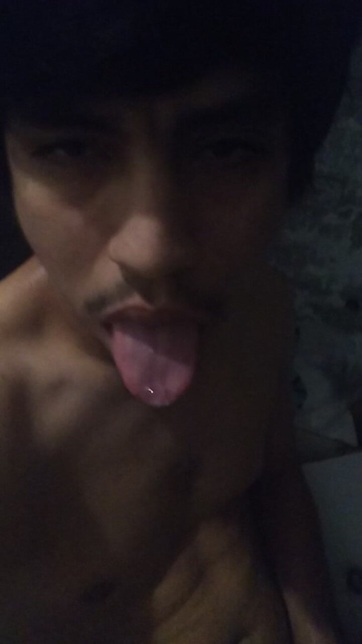 AlexAlejandro13: इस तरह मैं अपना खुद का वीर्य खाती हूं मैं अपनी जीभ पर रखती हूं