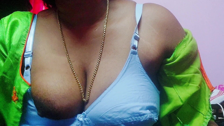 Desi Mohini: Une Indienne desi sexy et juteuse trompe son mari avec...