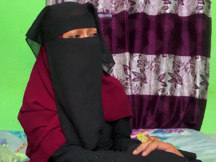 Kaleonjoybd: Sadiya ev öğretmeniyle sikişiyor