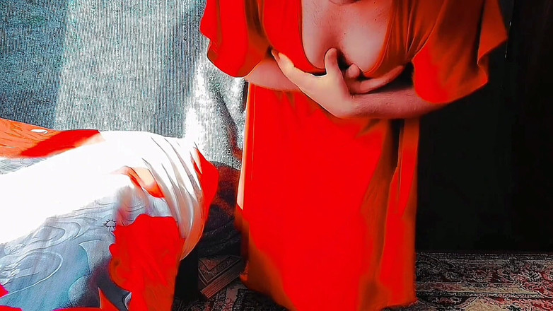 Kitty_Cross: Impresionante mariquita lentamente provocando cuerpo en luces de neón