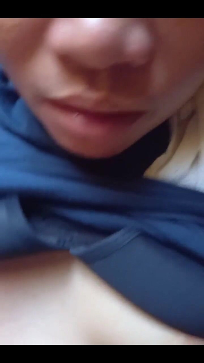 Daddy V: 彼女は顔をさらけ出した。多分知ってるだろうけど、毎日セックスしてる