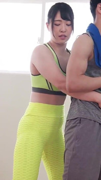 Influencer de fitness recibe preñada durante una sesión de entrenamiento