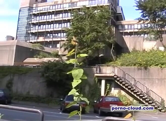 Porno Cloud: Baise lesbienne en plein air avec gode ceinture et gode